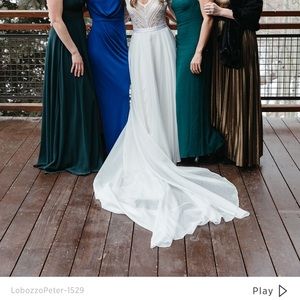 Beautiful designer bridal skirt for sale size 2. Designer is flora bridal.